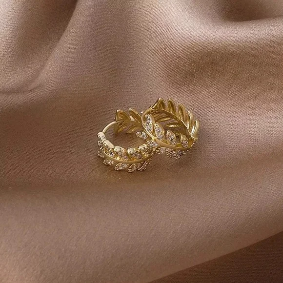 “Eden” Leaf Hoop Diamond Gold Elegant Dainty Circle Casual/Formal Gift Earrings - Picture 3 of 6